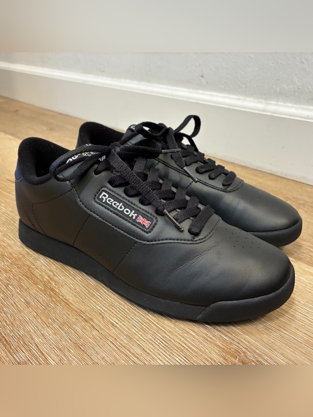Reebok Princess Classic Black Sneakers Sleek Leather Women’s US 9 EU 40.5 26.5cm